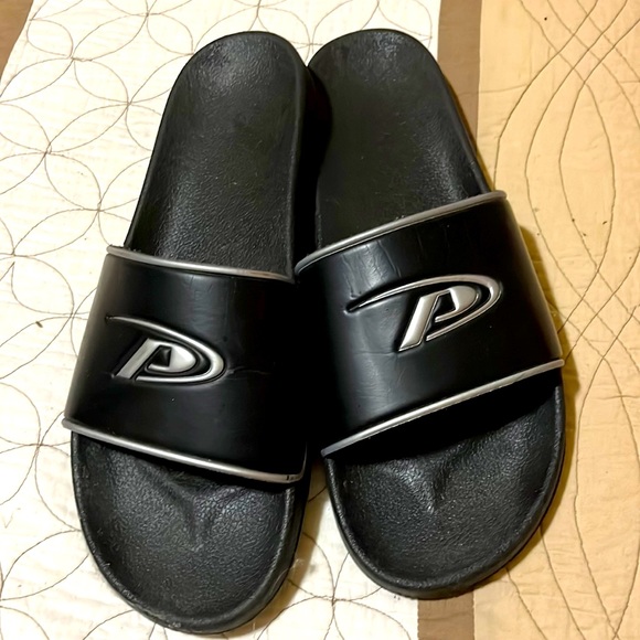 Mens Slides - Picture 1 of 2